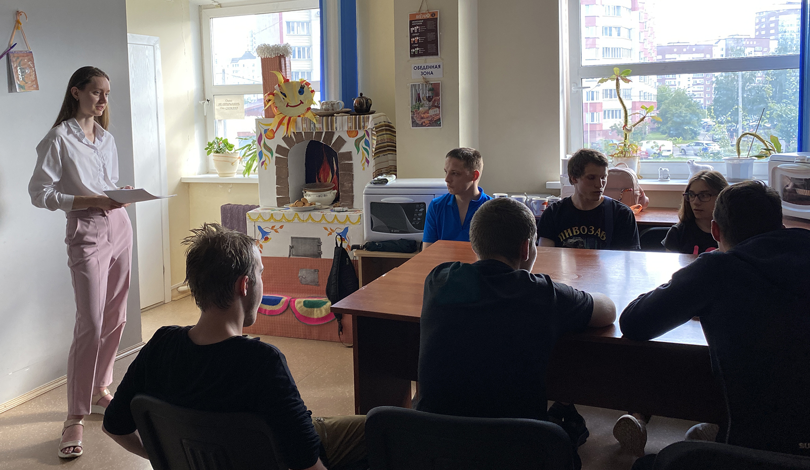 Минэкономики и Центр соцобслуживания населения Московского района г. Минска сотрудничают в рамках помощи социально уязвимым категориям населения Минэкономики и Центр соцобслуживания населения Московского района г. Минска сотрудничают в рамках помощи социально уязвимым категориям населения