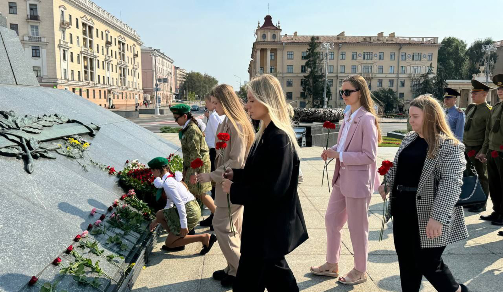 Сотрудники Министерства приняли участие в торжественных мероприятиях, посвященных памяти жертв блокады Ленинграда Сотрудники Министерства приняли участие в торжественных мероприятиях, посвященных памяти жертв блокады Ленинграда