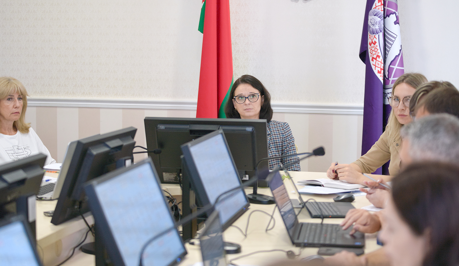 В Минэкономики обсудили оптимизацию админпроцедур в сфере здравоохранения В Минэкономики обсудили оптимизацию админпроцедур в сфере здравоохранения