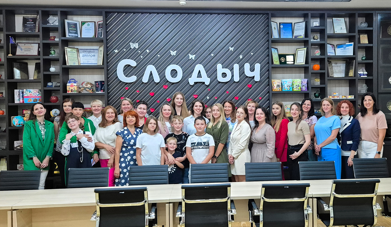 Сотрудники Минэкономики посетили кондитерскую фабрику «Слодыч» Сотрудники Минэкономики посетили кондитерскую фабрику «Слодыч»